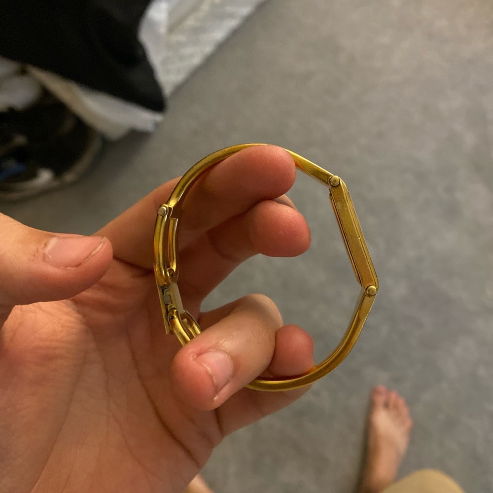 Gucci Bangle Watch Women’s